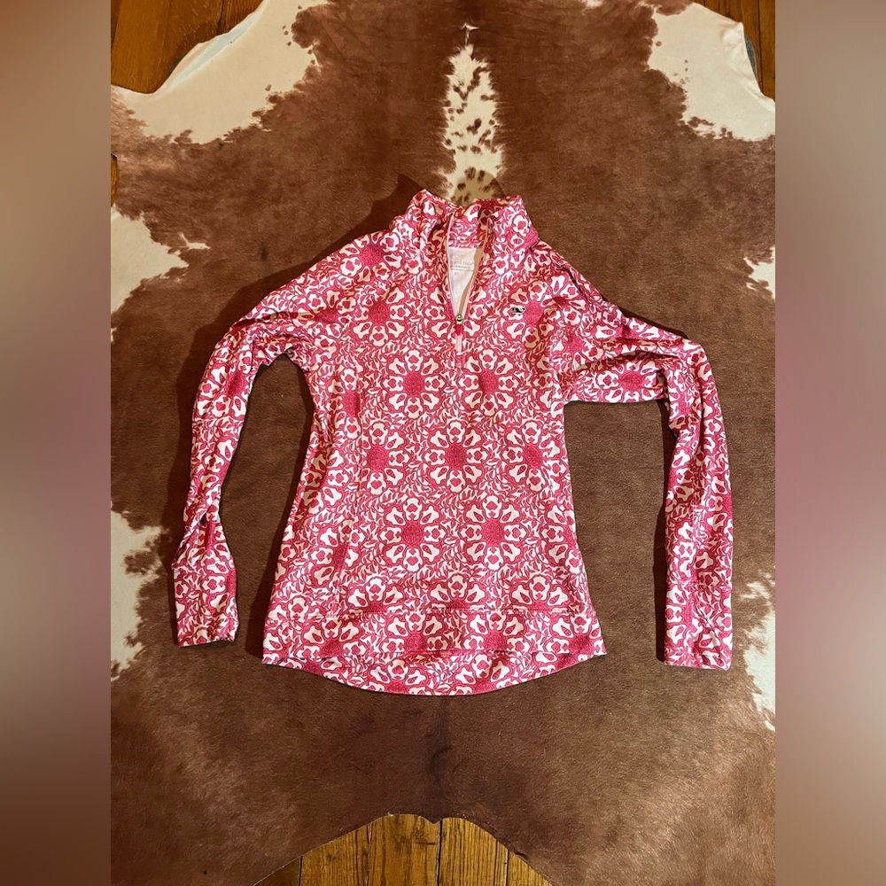 Women's Vineyard Vines Performance quarter zip 
size XS
No flaws!!